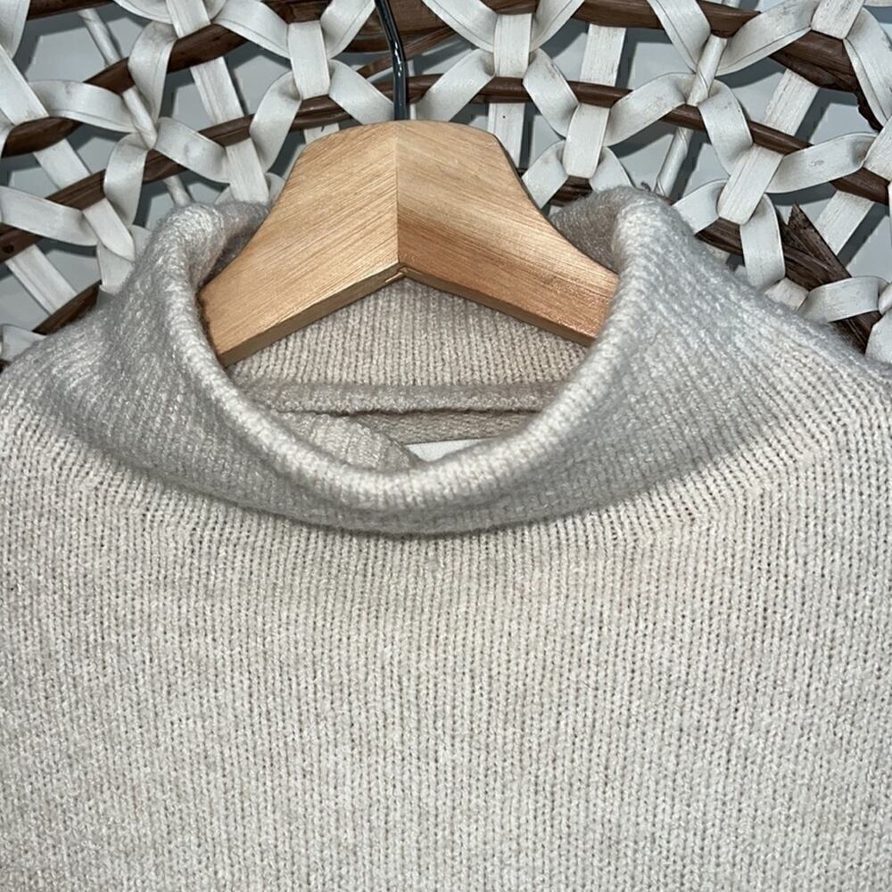 C&C California purple and cream sweater size xsmall - Picture 4 of 6